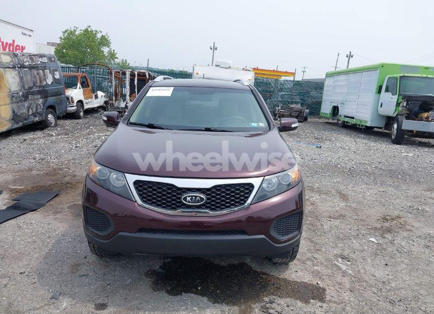 Photo 12 of 2013 Kia Sorento LX V6 (VIN 5XYKT4A27DG354847)