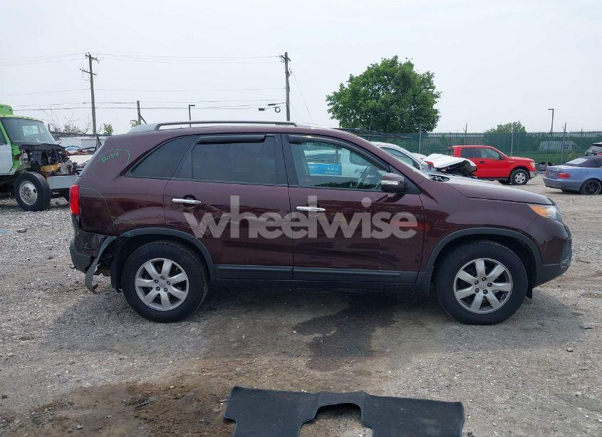 Photo 13 of 2013 Kia Sorento LX V6 (VIN 5XYKT4A27DG354847)