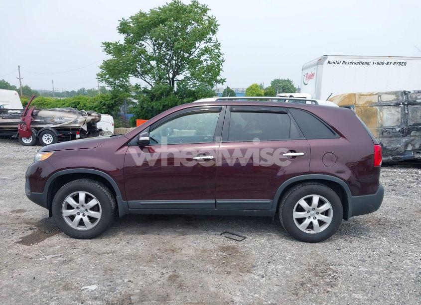 Photo 14 of 2013 Kia Sorento LX V6 (VIN 5XYKT4A27DG354847)