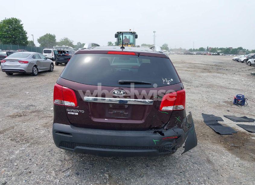 Photo 16 of 2013 Kia Sorento LX V6 (VIN 5XYKT4A27DG354847)