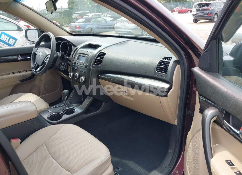 Photo 5 of 2013 Kia Sorento LX V6 (VIN 5XYKT4A27DG354847)