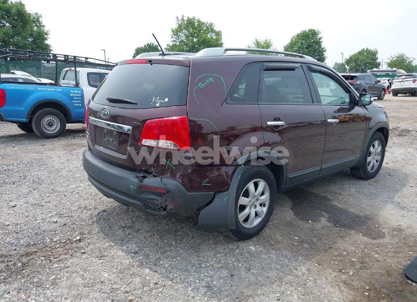 Photo 6 of 2013 Kia Sorento LX V6 (VIN 5XYKT4A27DG354847)