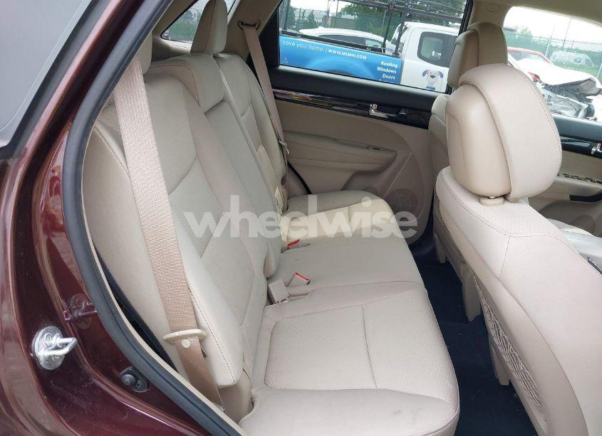 Photo 8 of 2013 Kia Sorento LX V6 (VIN 5XYKT4A27DG354847)