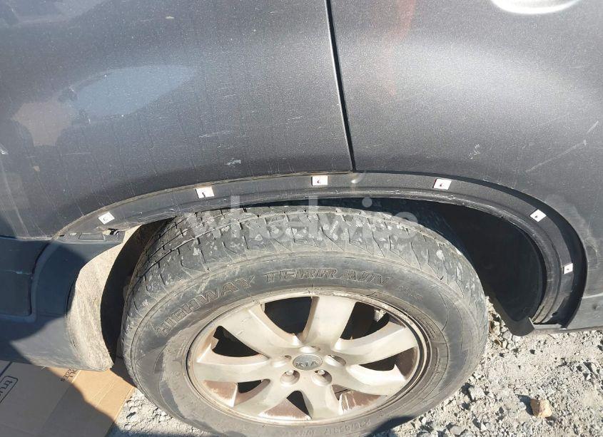 Photo 14 of 2013 Kia Sorento LX V6 (VIN 5XYKT4A27DG403903)