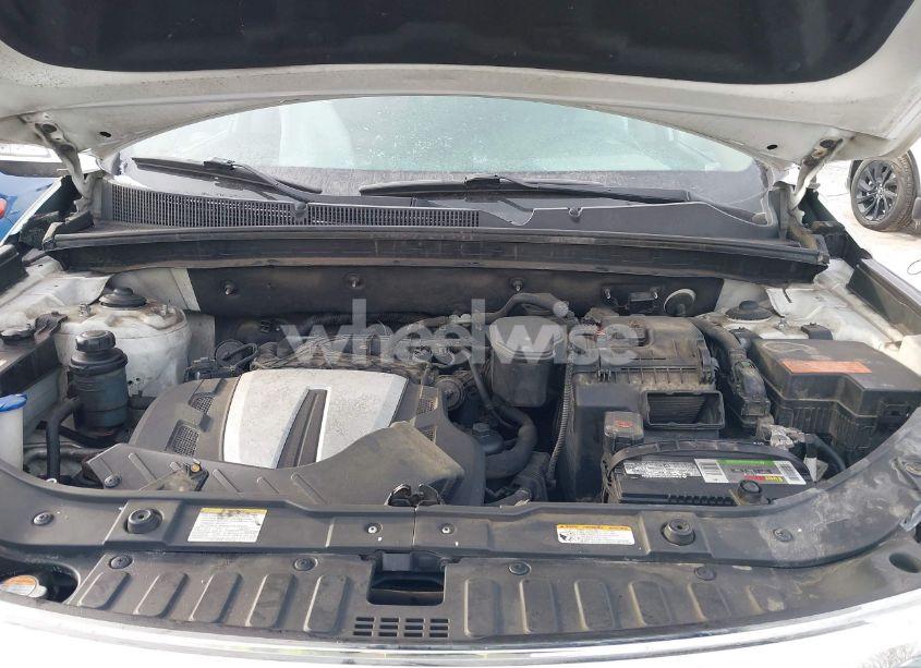 Photo 10 of 2011 Kia Sorento LX V6 (VIN 5XYKT4A28BG064887)