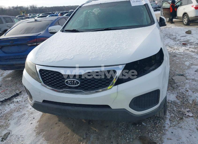Photo 12 of 2011 Kia Sorento LX V6 (VIN 5XYKT4A28BG064887)
