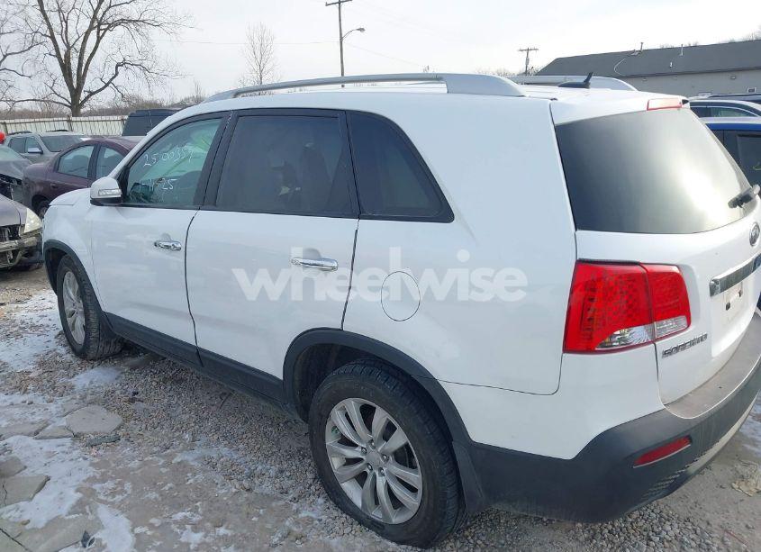 Photo 14 of 2011 Kia Sorento LX V6 (VIN 5XYKT4A28BG064887)