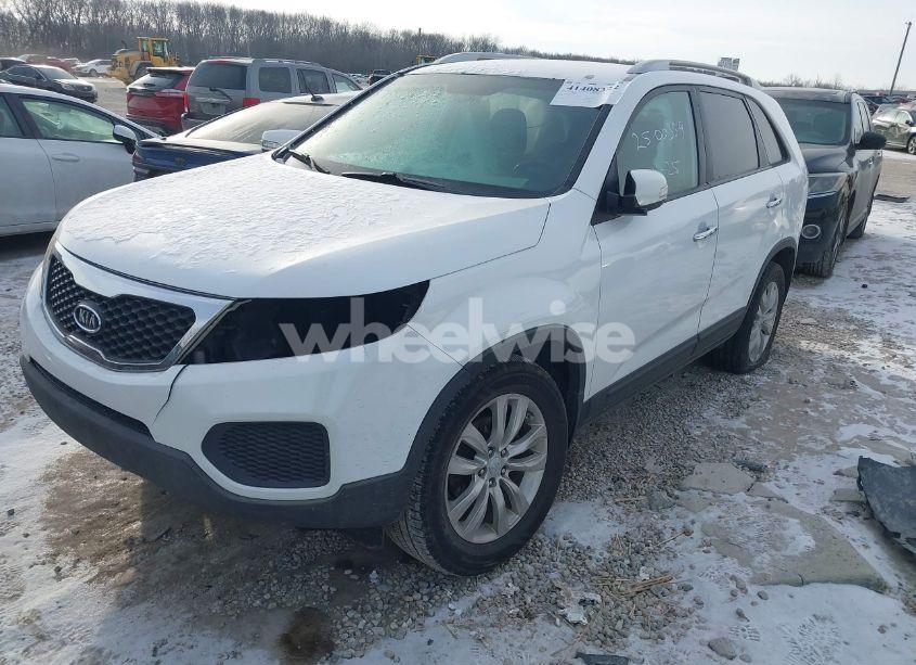 Photo 2 of 2011 Kia Sorento LX V6 (VIN 5XYKT4A28BG064887)
