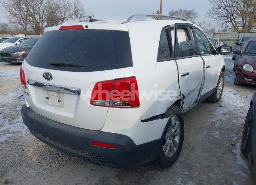 Photo 4 of 2011 Kia Sorento LX V6 (VIN 5XYKT4A28BG064887)