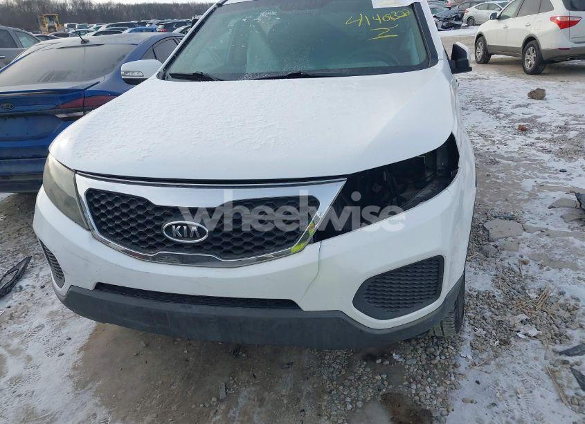 Photo 6 of 2011 Kia Sorento LX V6 (VIN 5XYKT4A28BG064887)