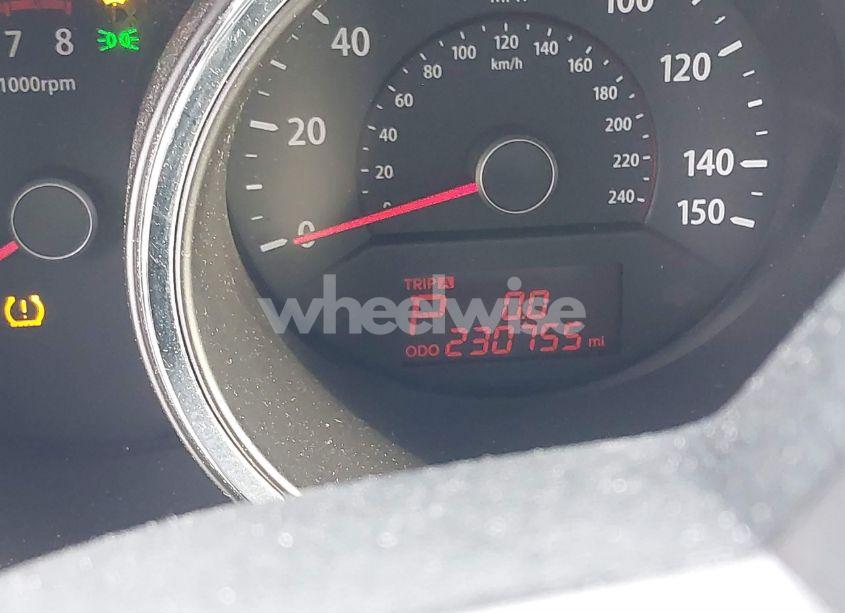 Photo 7 of 2011 Kia Sorento LX V6 (VIN 5XYKT4A28BG064887)