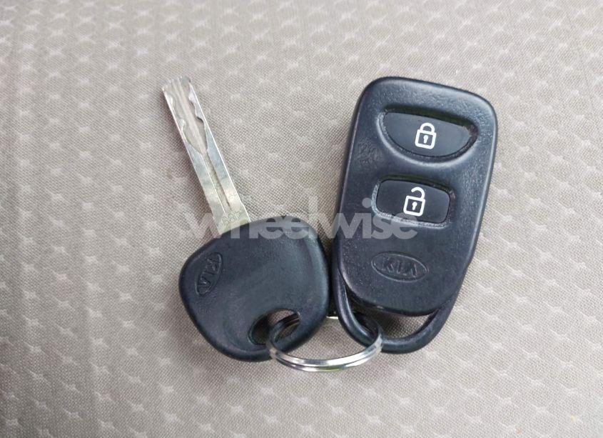 Photo 11 of 2013 Kia Sorento LX V6 (VIN 5XYKT4A28DG348992)