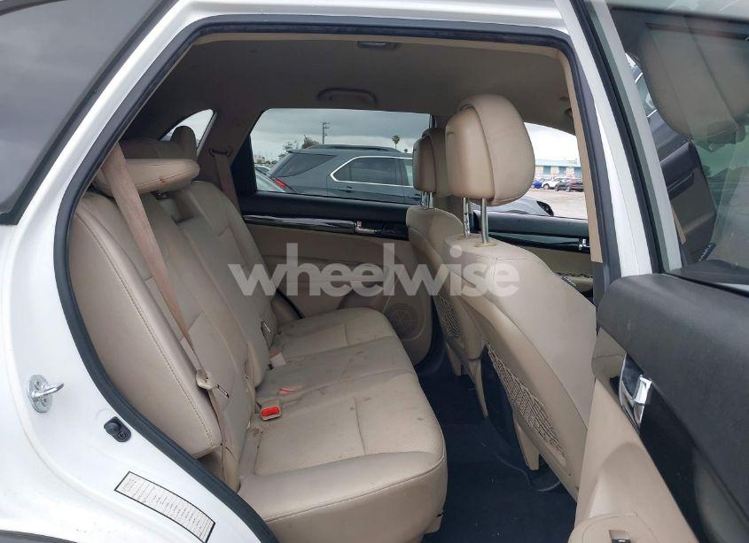 Photo 8 of 2013 Kia Sorento LX V6 (VIN 5XYKT4A28DG348992)