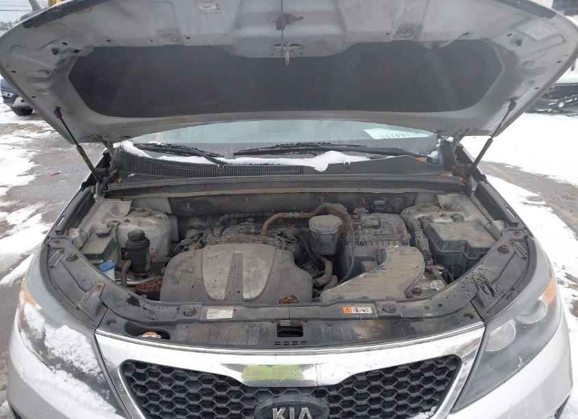 Photo 10 of 2013 Kia Sorento LX V6 (VIN 5XYKT4A28DG391762)