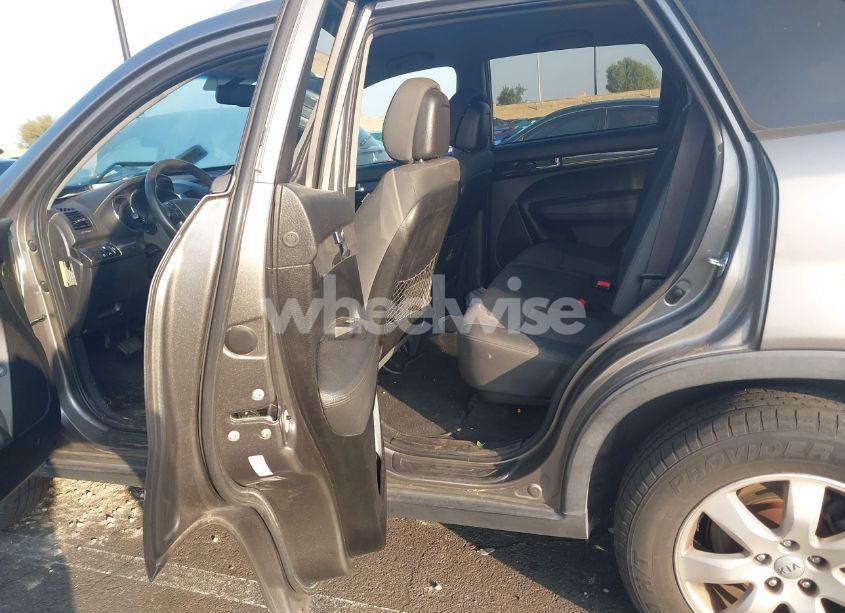 Photo 8 of 2013 Kia Sorento LX V6 (VIN 5XYKT4A28DG394676)