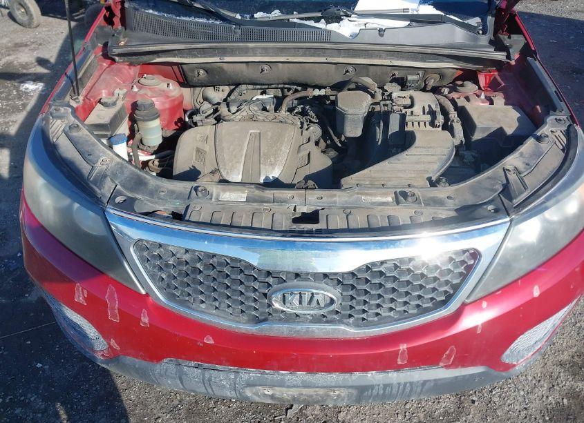 Photo 10 of 2011 Kia Sorento LX V6 (VIN 5XYKT4A29BG085053)