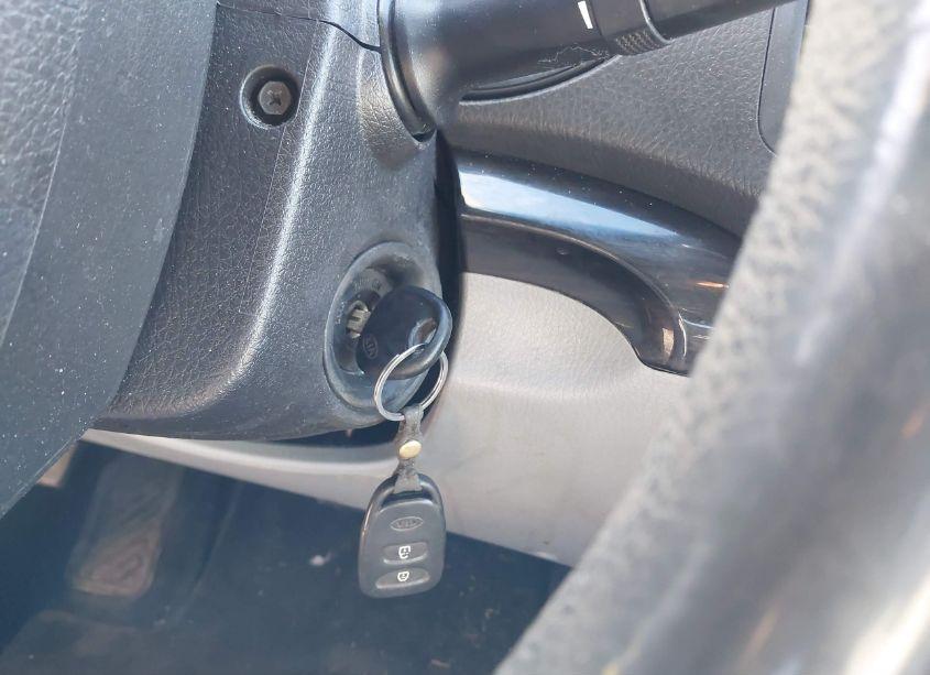 Photo 11 of 2011 Kia Sorento LX V6 (VIN 5XYKT4A29BG085053)