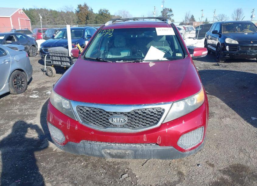 Photo 6 of 2011 Kia Sorento LX V6 (VIN 5XYKT4A29BG085053)