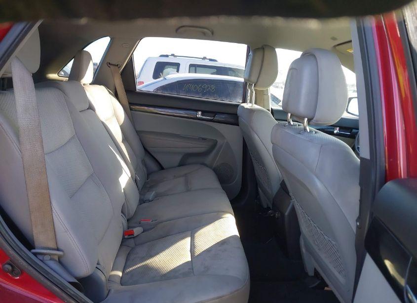 Photo 8 of 2011 Kia Sorento LX V6 (VIN 5XYKT4A29BG085053)