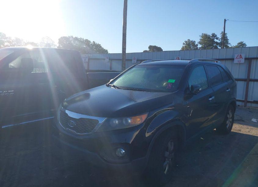 Photo 2 of 2012 Kia Sorento LX V6 (VIN 5XYKT4A29CG189592)