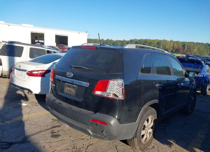 Photo 4 of 2012 Kia Sorento LX V6 (VIN 5XYKT4A29CG189592)