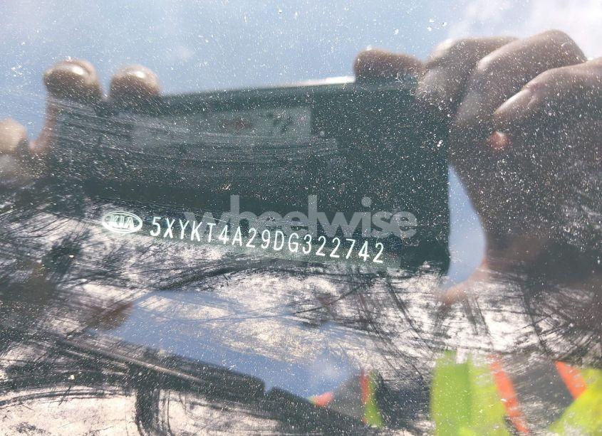 Photo 9 of 2013 Kia Sorento LX V6 (VIN 5XYKT4A29DG322742)