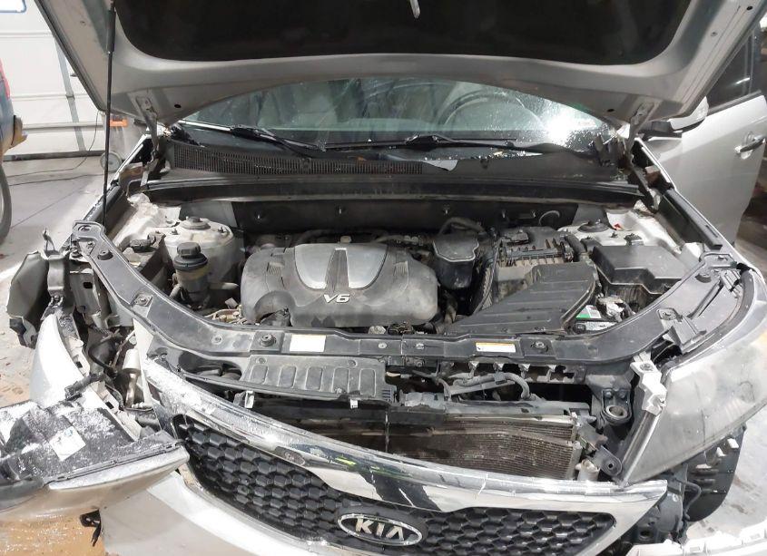 Photo 10 of 2011 Kia Sorento (VIN 5XYKT4A2XBG045385)