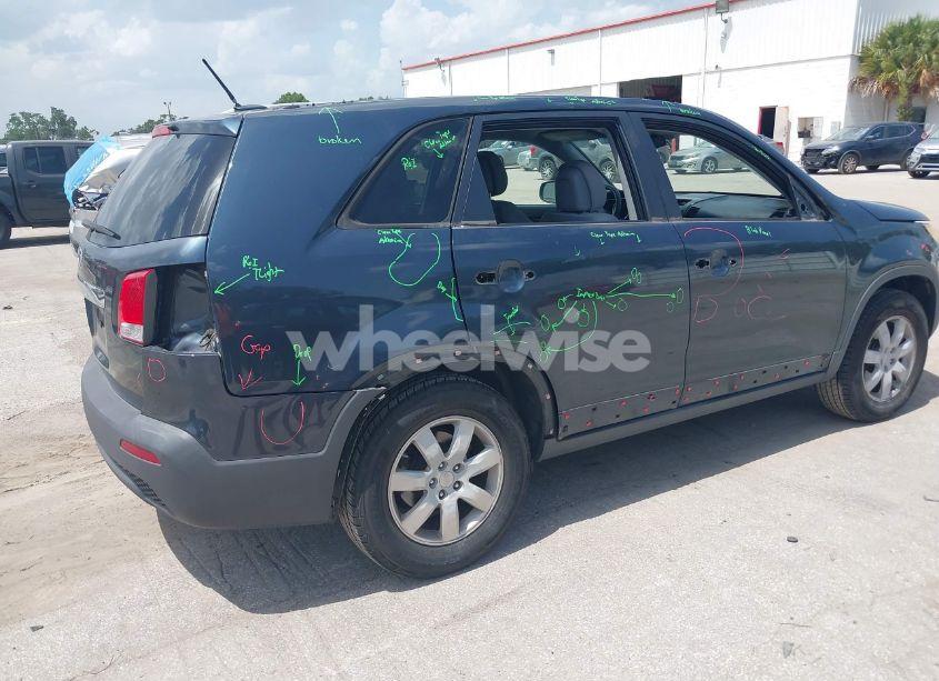 Photo 6 of 2011 Kia Sorento LX V6 (VIN 5XYKT4A2XBG116603)