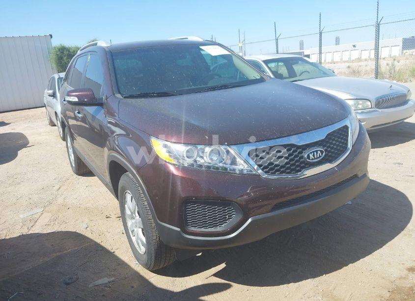 2011 Kia Sorento LX V6 (VIN 5XYKT4A2XBG125303) main photo