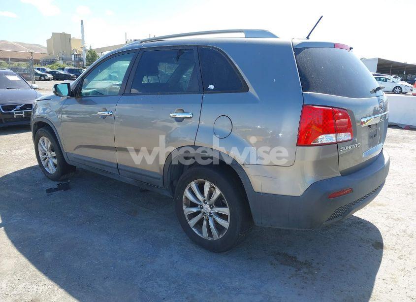 Photo 3 of 2011 Kia Sorento LX V6 (VIN 5XYKT4A2XBG142148)