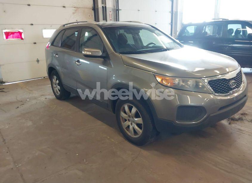 2012 Kia Sorento LX V6 (VIN 5XYKT4A2XCG255518) main photo