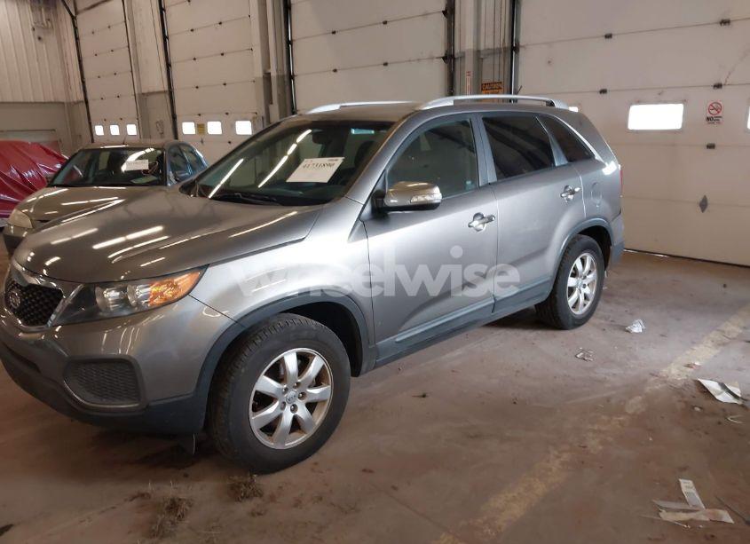 Photo 2 of 2012 Kia Sorento LX V6 (VIN 5XYKT4A2XCG255518)
