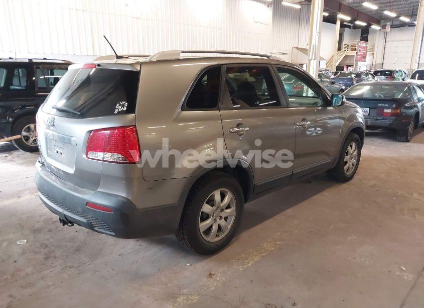 Photo 4 of 2012 Kia Sorento LX V6 (VIN 5XYKT4A2XCG255518)