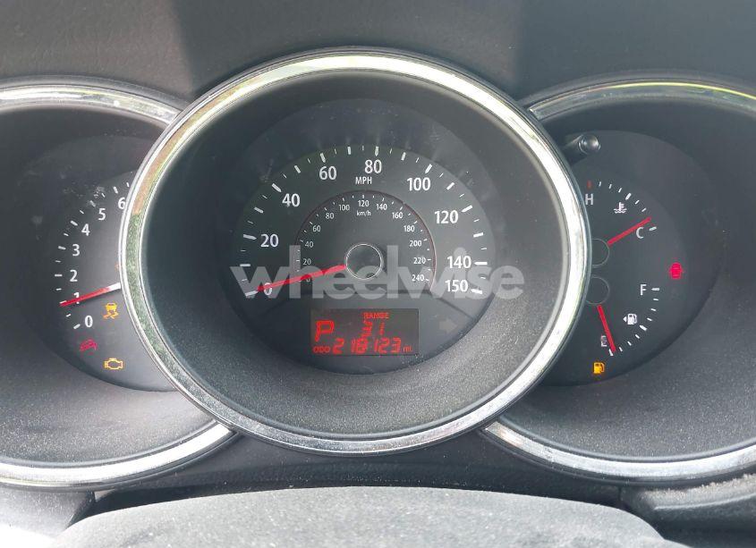 Photo 7 of 2013 Kia Sorento LX V6 (VIN 5XYKT4A2XDG331160)