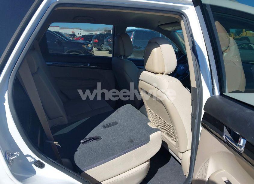 Photo 8 of 2013 Kia Sorento LX V6 (VIN 5XYKT4A2XDG337427)