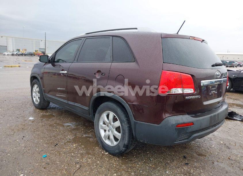 Photo 3 of 2013 Kia Sorento LX V6 (VIN 5XYKT4A2XDG376163)