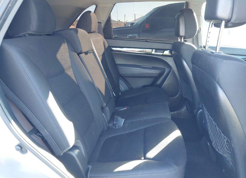 Photo 8 of 2015 Kia Sorento LX (VIN 5XYKT4A60FG624989)