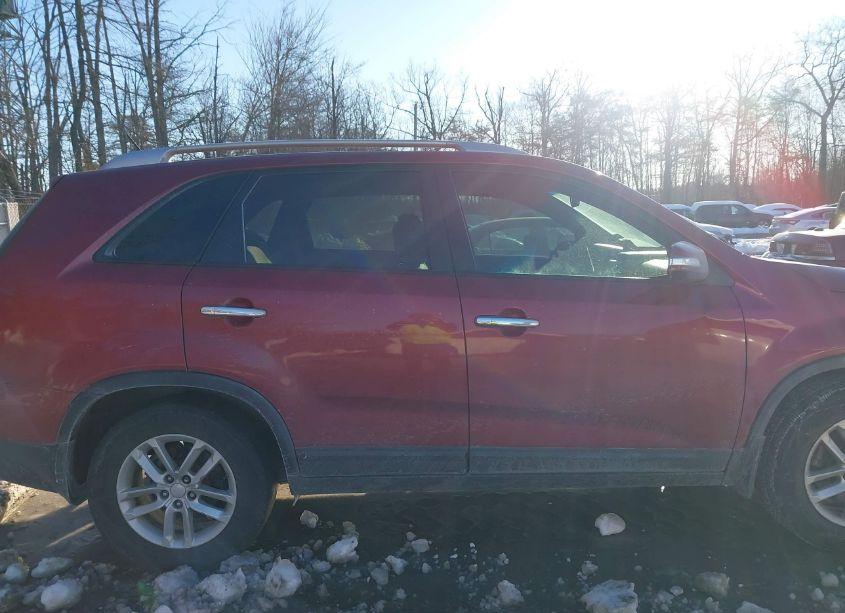 Photo 13 of 2015 Kia Sorento LX (VIN 5XYKT4A60FG626399)