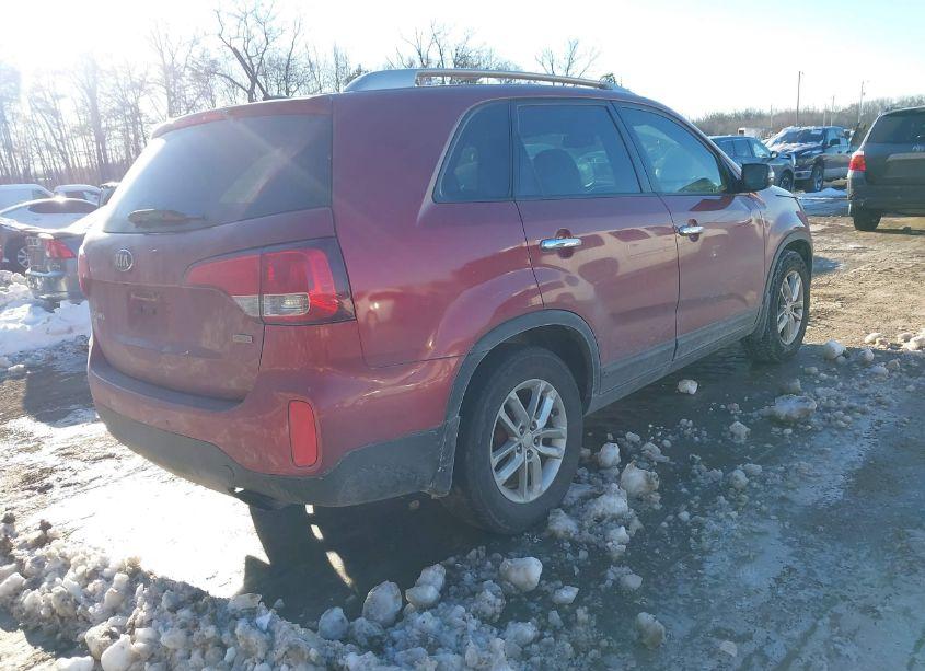 Photo 4 of 2015 Kia Sorento LX (VIN 5XYKT4A60FG626399)