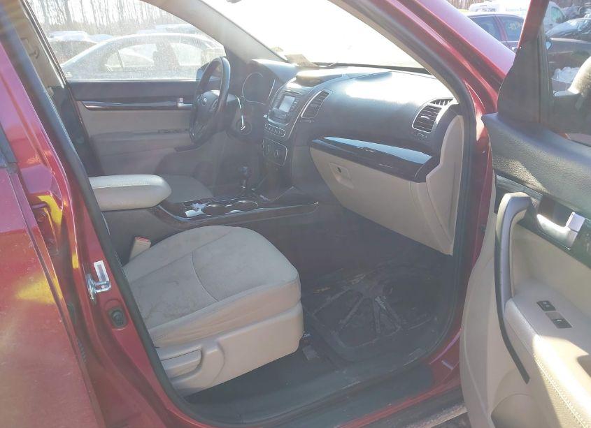 Photo 5 of 2015 Kia Sorento LX (VIN 5XYKT4A60FG626399)