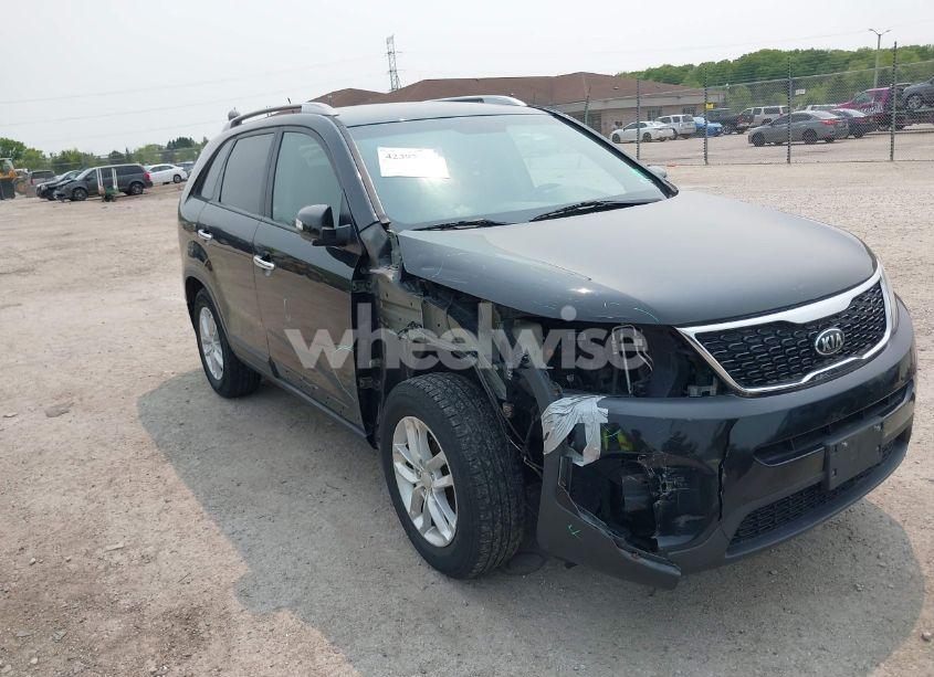 2015 Kia Sorento LX (VIN 5XYKT4A60FG649732) main photo