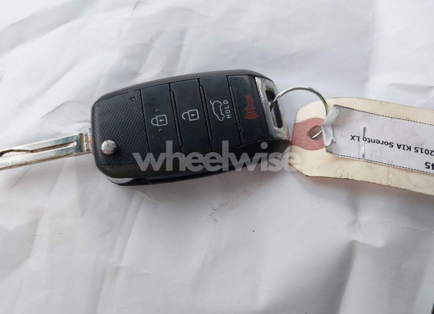 Photo 11 of 2015 Kia Sorento LX (VIN 5XYKT4A60FG649732)