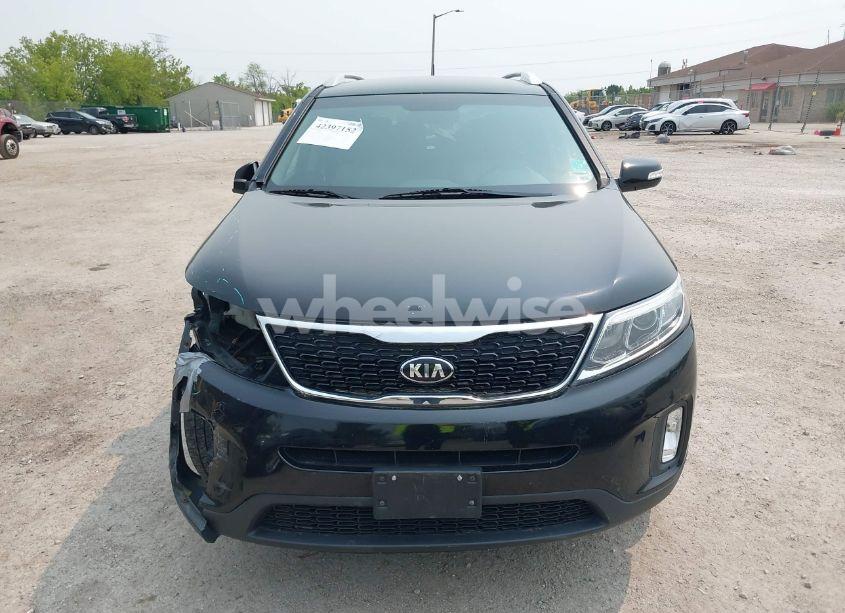 Photo 13 of 2015 Kia Sorento LX (VIN 5XYKT4A60FG649732)