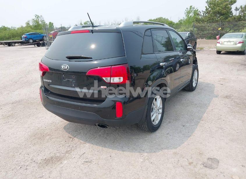 Photo 4 of 2015 Kia Sorento LX (VIN 5XYKT4A60FG649732)