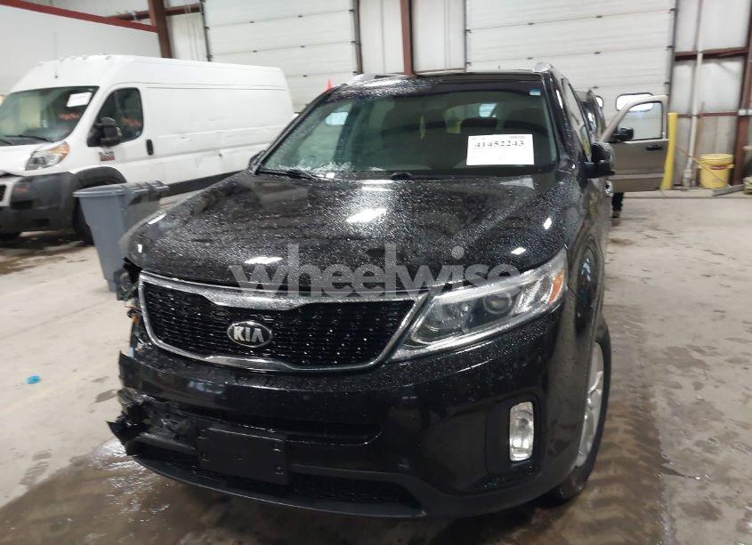 Photo 12 of 2015 Kia Sorento LX (VIN 5XYKT4A60FG653215)