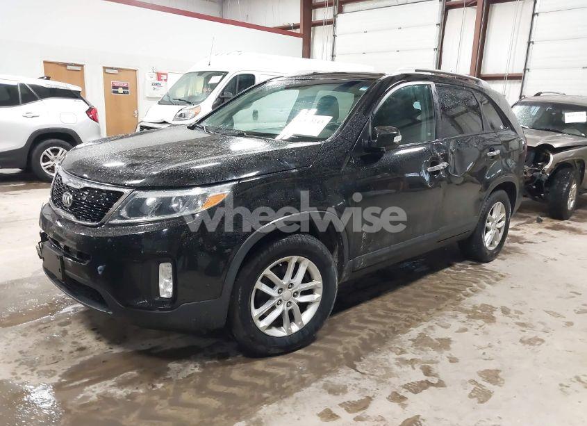 Photo 2 of 2015 Kia Sorento LX (VIN 5XYKT4A60FG653215)