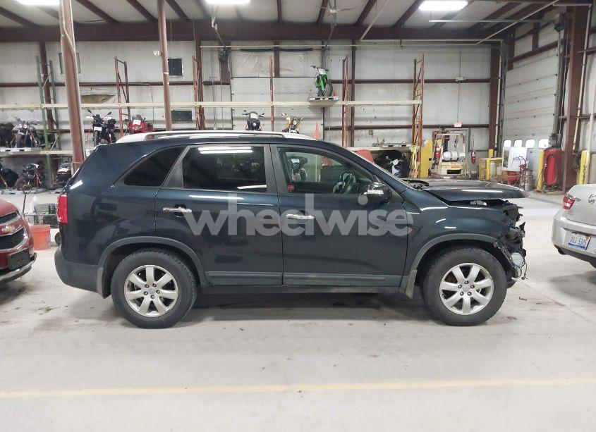 Photo 14 of 2013 Kia Sorento LX (VIN 5XYKT4A61DG371260)