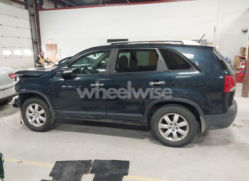 Photo 15 of 2013 Kia Sorento LX (VIN 5XYKT4A61DG371260)