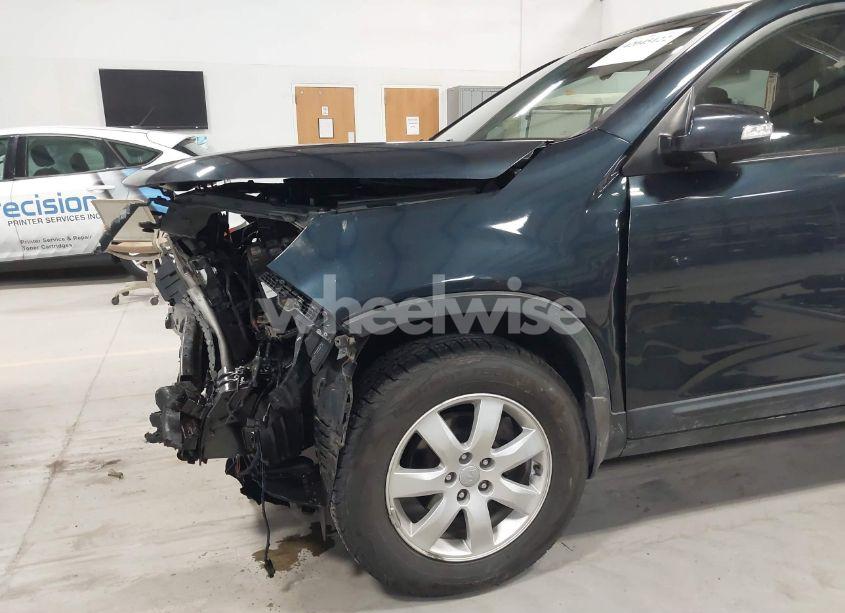 Photo 6 of 2013 Kia Sorento LX (VIN 5XYKT4A61DG371260)