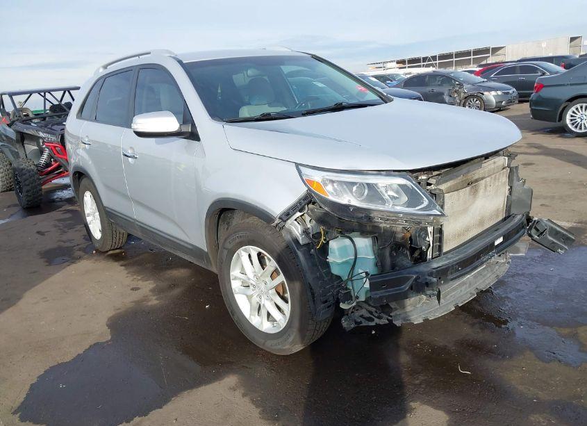 2014 Kia Sorento LX (VIN 5XYKT4A61EG481033) main photo